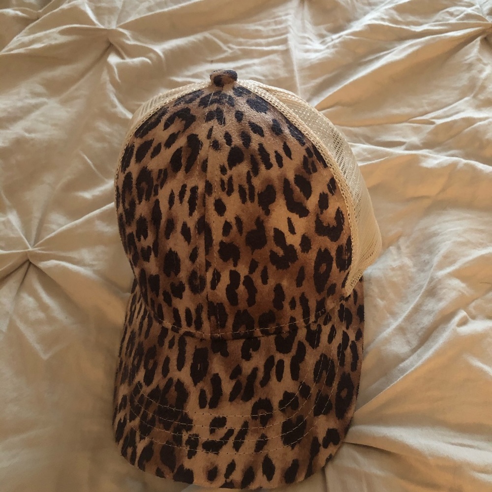 Ponytail cap